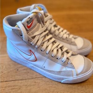 Nike High Top Sneakers Women’s 8 White Leather Beige Suede Orange Swoosh.